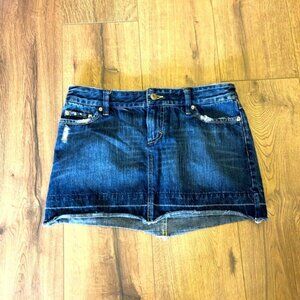 AMERICAN EAGLE DISTRESSED DENIM MINI SKIRT IN SIZE 4